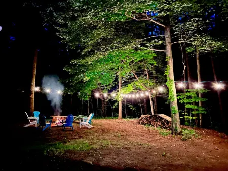 Woodsy Oasis w/ HOT TUB & Game Room!