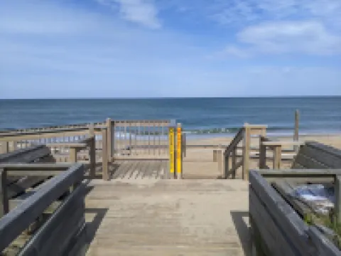 Duck Road Central Location🐶Dog Friendly🎾Parking &Tennis Pass⛱Walk to the Beach