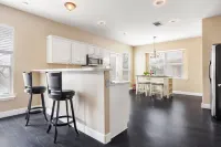 Cozy Urban Retreat