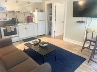 1 bed/1 bath, 1.5 blocks to beach/town, dog friendly