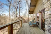 Beech Mtn: Walk to Slopes, Sleeps 9, Pet Friendly, Mountain Views, Cozy Retreat