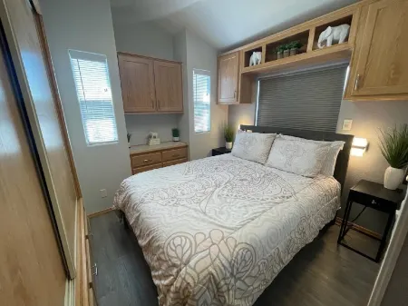 Elephant Lake Sunset Oasis