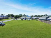 Walk to Restaurants & Attractions-Linens Included! Book your Beach Vacation Now!