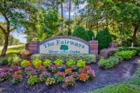 The Retreat at the Fairway at River Oaks: Beach, Pool, Hot Tub, Broadway, Golf Hotels near Hanesbrands