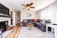 3 Queen Beds, 2 Min to Fairgrounds, Fenced Yard