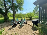 Sherwood Farmhouse: A Stylish Escape in Manhattan  – Your Home Away From Home!