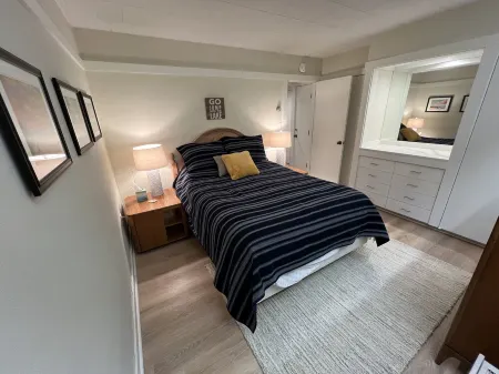 Homestead Resort - Lake Michigan Frontage 1 Bdrm Condo - (sleeps 4) - Glen Arbor Отели в г. Глен Арбор Тауншип