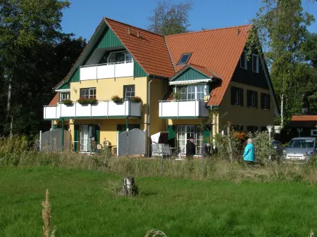 FW Directly at the Darßer Wald Prerow, Ideal for Dog Owners!