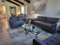 High Desert Dream 3bd/3bth, sleeps 8, fast Wi-Fi, smart TVs in all bedrooms