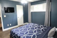 Wonderful Home away from home / 5 min from airport/ 10 min ATL/ Free Parking