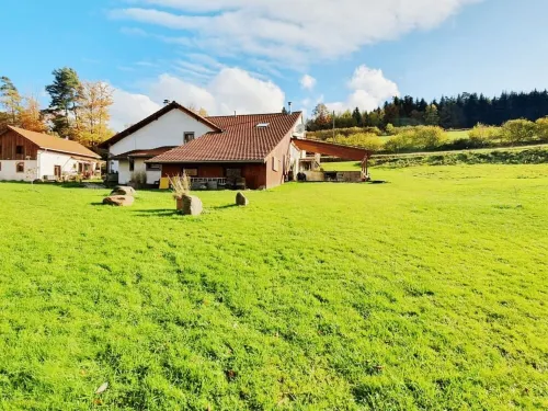 1-4 people, in the middle of nature, quiet location, playground, dogs allowed