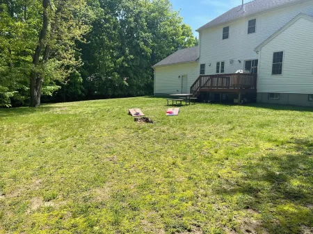 4-bedroom home just 30 minutes from Boston and many Universities Отели в г. Рандольф