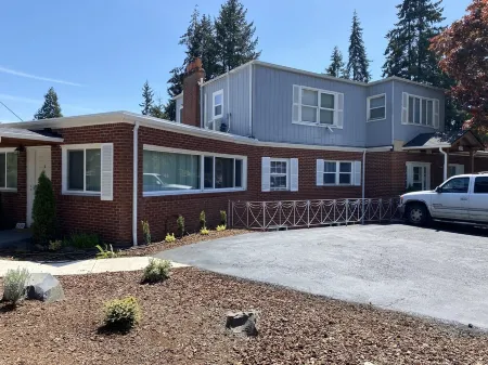 Unit C at the Manor House Month to Month