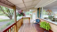 Entire Cottage at PNF with Bike storage