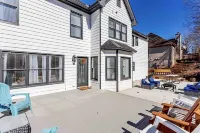 Hip & Cozy Getaway - 5 mins to DT Lawrenceville!