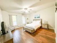 Spacious 4-bedroom house in charming Pflugerville/Round Rock with WiFi, AC