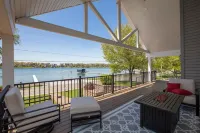 Cozy LakeHouse on Baldwin Lake, Great outdoor space with Boat Rental Available!