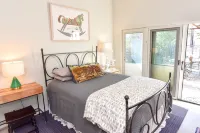Southtown Guest Cottage is a perfect location to enjoy historic San Antonio.