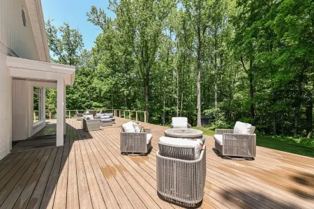 Modern farmhouse in the Woods with Amazing Views and Nature