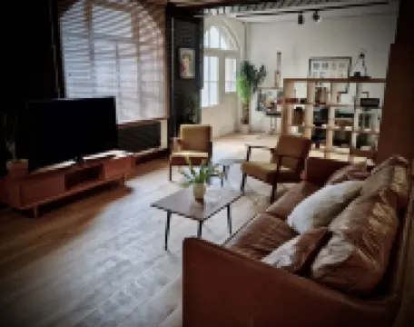 Spacious Industrial Apartment in the Vibrant America Ground Close to the Beach.