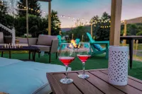 Family friendly mountain view, modern retreat.