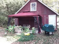 Vacationer's oasis on the waterfront of picturesque Pearly Pond. Hotels in Rindge
