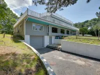 Cape Home w/Oceanview, Roof Deck Pool & Hot Tub Hotels in Wellfleet