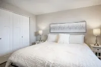 Modern Condo in Birch Bay w Hot Tub - 102
