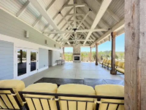 Lots of amenities. Open Floor plan. Perfect for families and groups!