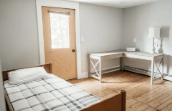 Spacious 4 bedroom home, close to hiking trails and Gore mountain for skiing