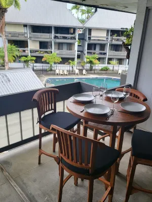 Tropical Garden Condo with Pool, Kitchen, and A/C!
