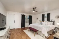 NEW- Large Solar Powered Home, 5 Bed 2 Bath
