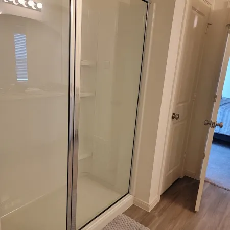 Spacious 5-bedroom house with AC, WiFi minutes from Texas A&M University