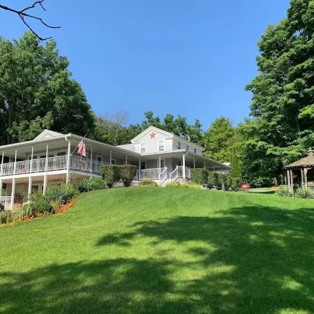 Beautiful renovated Farmhouse on Seneca Lake. Finger Lake Wine Trail.