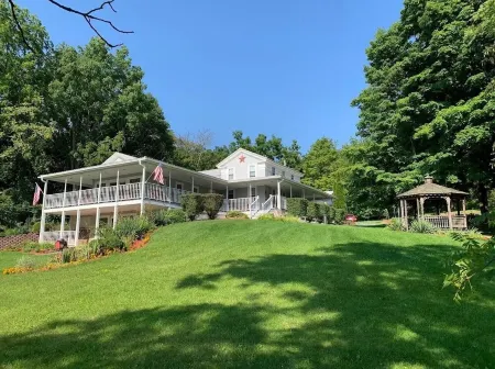 Beautiful renovated Farmhouse on Seneca Lake. Finger Lake Wine Trail.