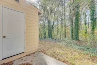 Beautiful 2 bedroom home located by Airport Hotels in Riverdale