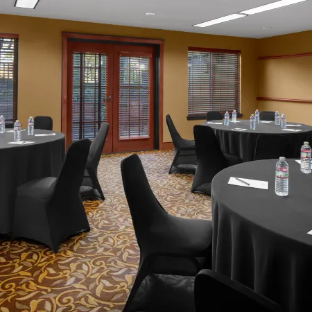 Larkspur Landing Extended Stay Suites Bellevue