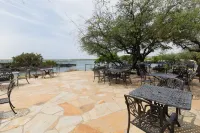 "Mimi's Place" Waterfront Condo