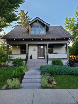 Elegant, Recipient of Historic Preservation Award! 2 Blocks From Downtown .