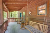 Charming cabin with 3 bedrooms and hot tub in Blue Ridge