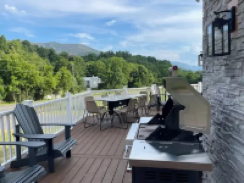 Shenondoah Apex -Luxury Cabin Swimming Pool & Spa - Pool Open!