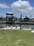 Paradise on Neptune. Saltwater canal, minutes to ICW and beach.