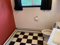 Quiet, private, 1 bedroom, studio in great part of town. Old recording studio!
