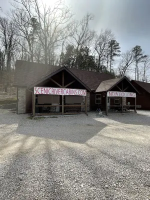 Hillside Hideaway East just 1/2 mile from Current River!