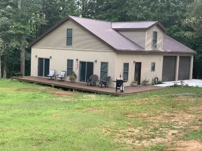 "NEWLY BUILT" 3 Bedroom /2Bath House on the Lake Hotels near Benton Bark Park