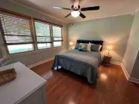 Foster Lodge at Green River Lake- Pet Friendly & NO Cleaning Fees! Hotels in Taylor County