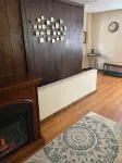 Cozy Urban Bungalow Pet Friendly! Near Pit Airport, Pgh Stadiums & Museums!