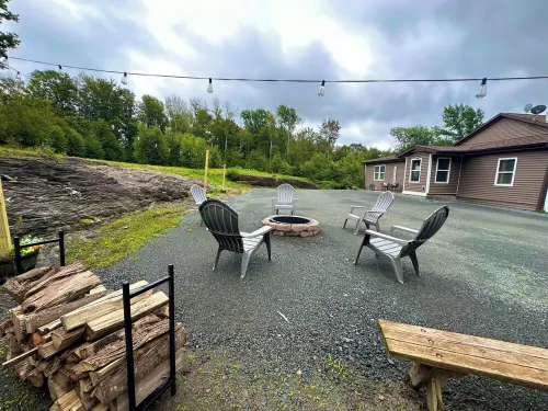 Katskill Mountain Lodge- Hot Tub, Game Room & Theater Hotels in Kortright