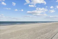 "Seaglass Cottage" - Direct Oceanfront, Vilano beach access near St. Augustine - Beach