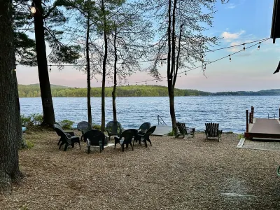 Harold's Camp: The cutest waterfront right on Lake Winnipesaukee ⚓️